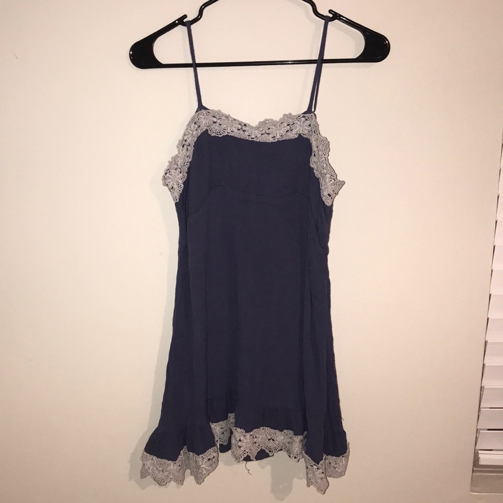 Tank with lace